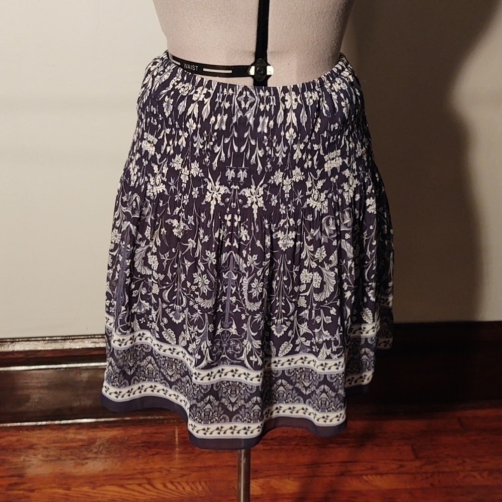 Max Studio Navy Blue and White Floral Skirt Sz S